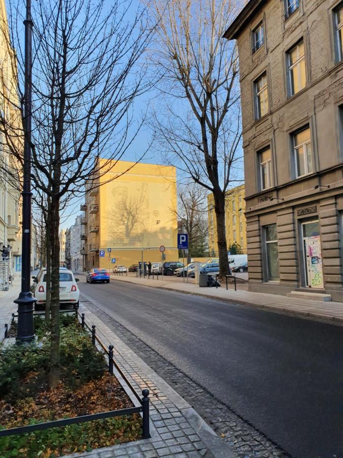 Apartament Rzut Beretem Od Piotrkowskiej / A Stone's Throw From Piotrkowska *